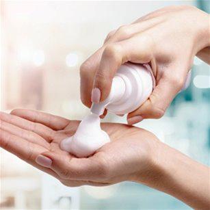 Dispensing foamer pumps